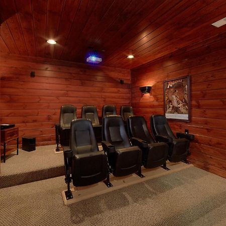 Knotty & Nice Holiday Home Гатлинбург Экстерьер фото